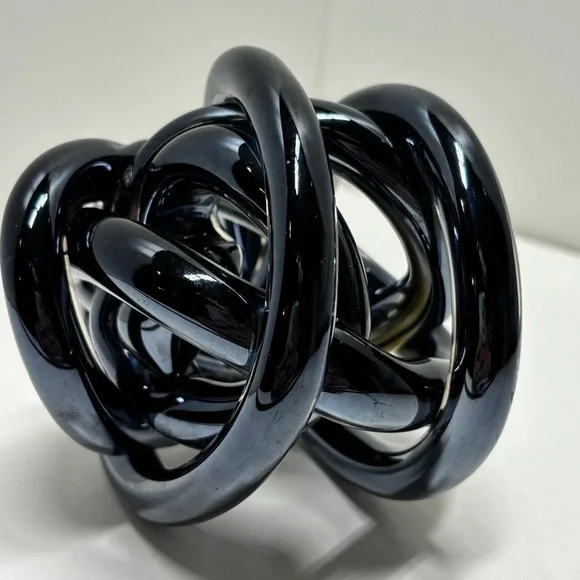 Beautiful dark chrome glass art infinity knot - Picture 2 of 9